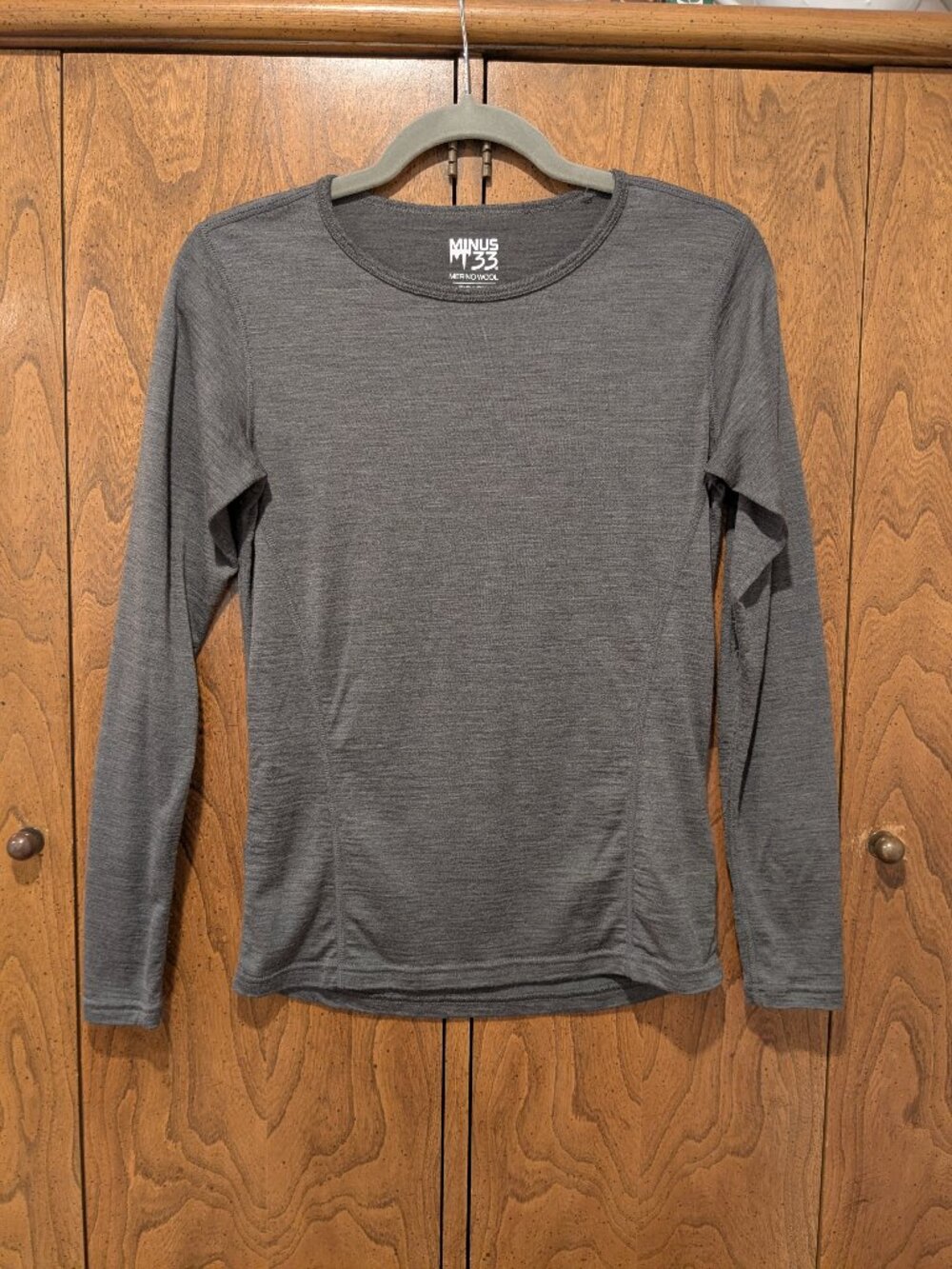 Minus33 Shirt Womens Small Gray Long Sleeve Merino Wool Thermal Base Layer Crew
